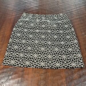 Ann Taylor Mini Skirt Size 2‎ Petite Black White Knit Floral Print Career Casual